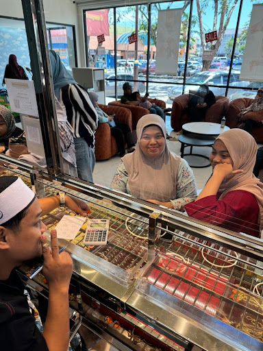 Emas Anuar Kuantan