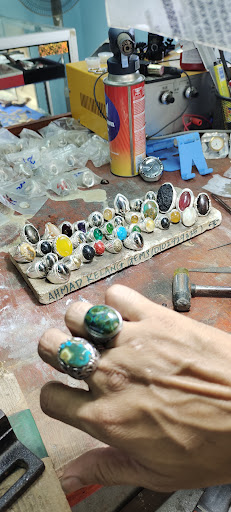 Pusat Servis Cincin Ahmad Kelang Gemstones (AKG) Perak / Alpaka / Kuningan / Batu Permata Pusat Servis Cincin Ahmad Kelang Gemstones (AKG) Perak / Alpaka / Kuningan / Batu Permata