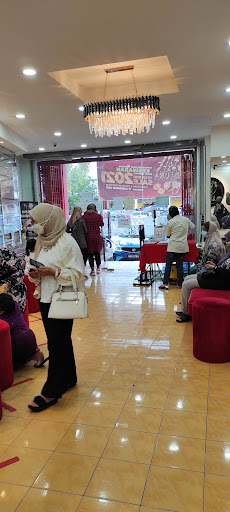 KEDAI EMAS SAFURA MERU