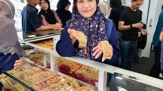 Kedai Emas Dan Permata Wan Hanun Wan Hussin 1 kedai emas dan permata wan hanun wan hussin
