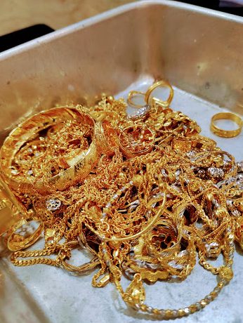 kedai emas miafin jewellery pasir gudang johor menjual emas baru prelove membeli emas lama dan surat pajak arrahnu